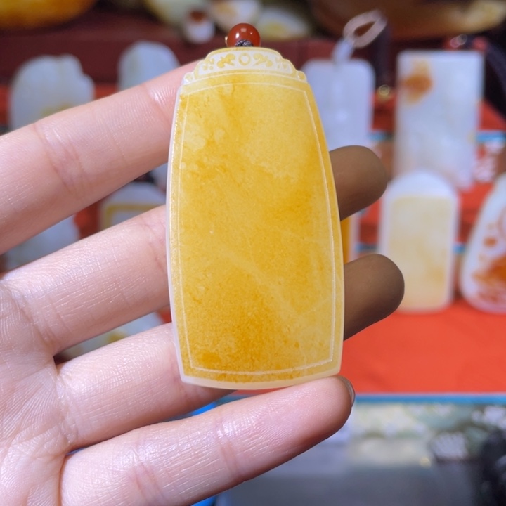 和田玉挂件未镶嵌知***。