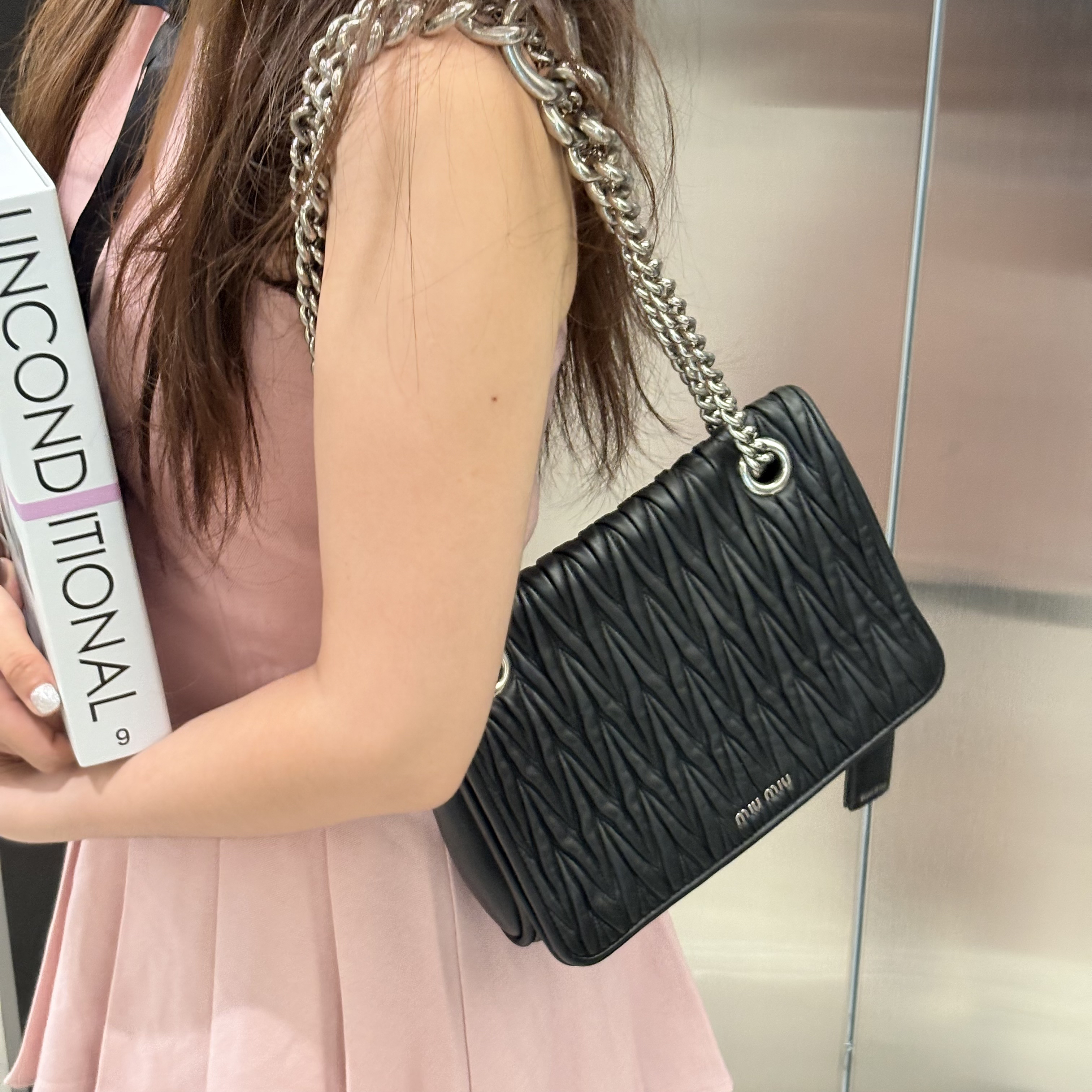 95新 MIU MIU/缪缪 黑色链条单肩斜挎包