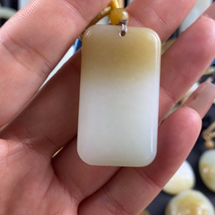 和田玉挂件未镶嵌三**九