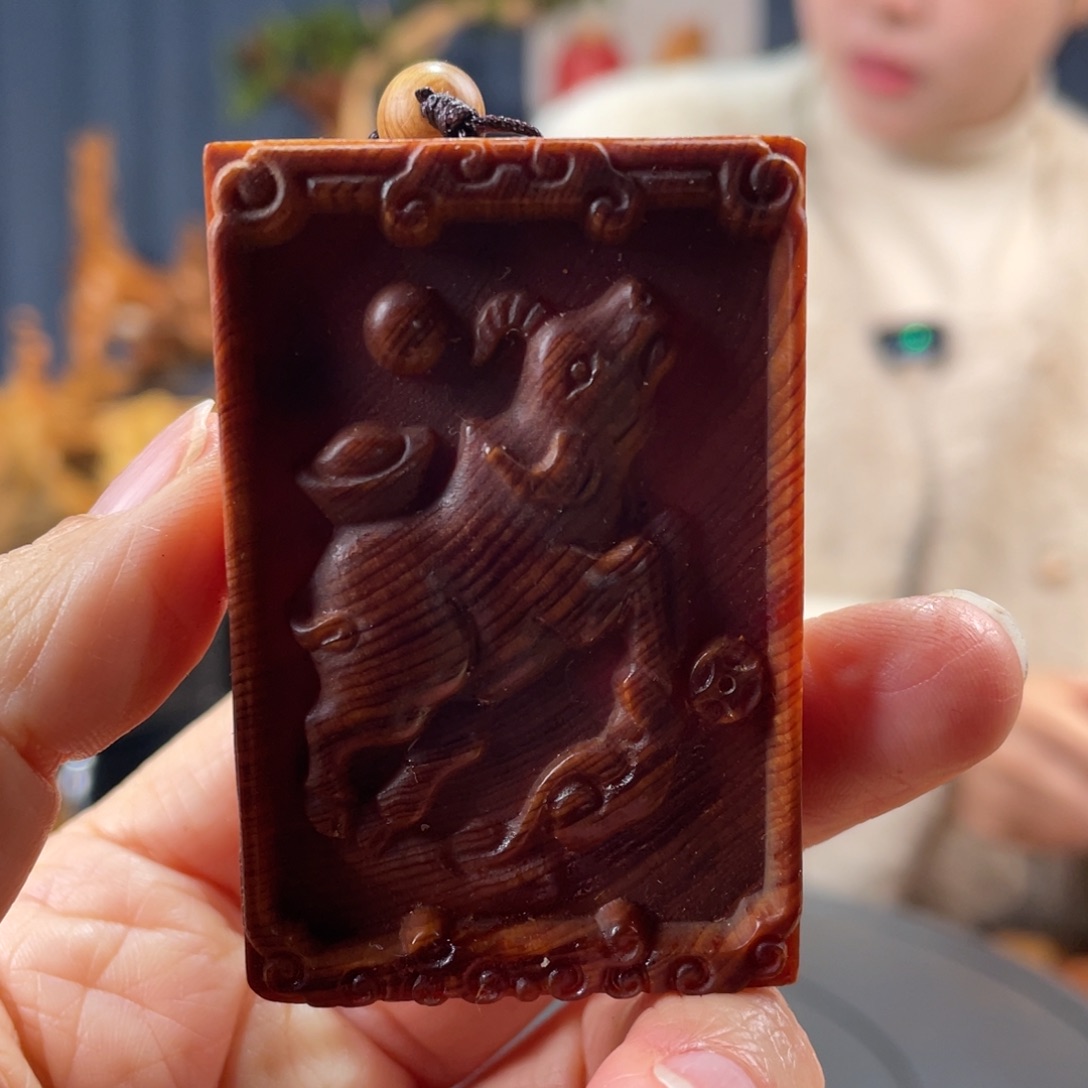 柏木（崖柏）生肖牛