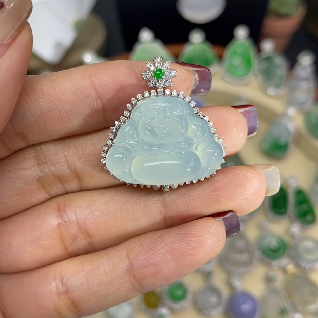 翡翠颈饰18K金镶嵌A货翡翠