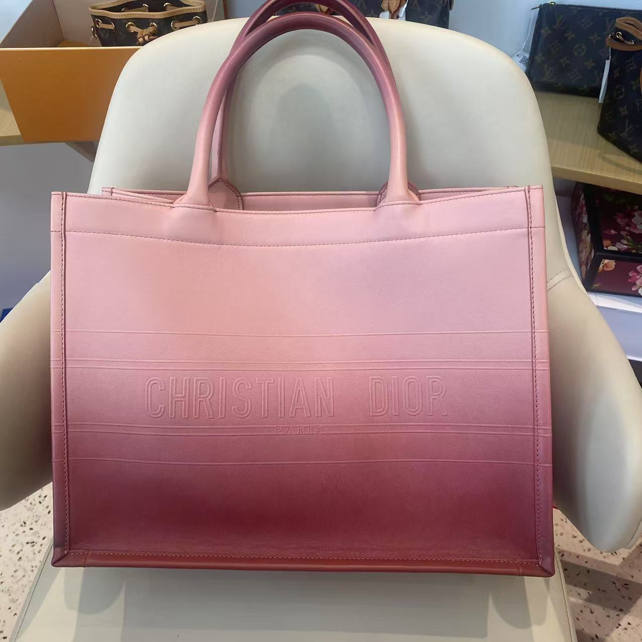99新 DIOR/迪奥 Dior迪奥 全皮渐变粉tote 中号