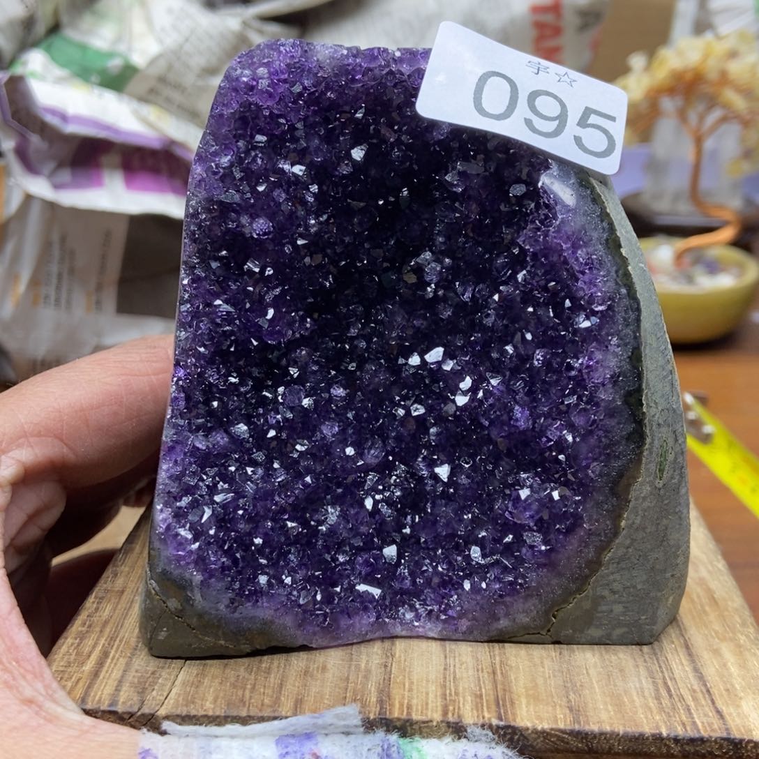 紫晶天然水晶摆件未镶嵌