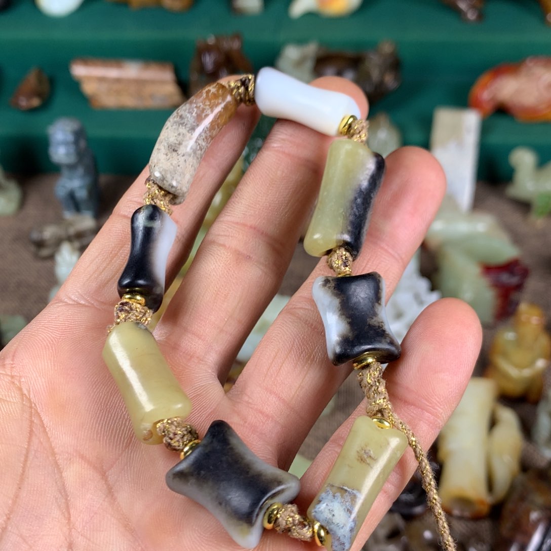 和田玉颈饰未镶嵌