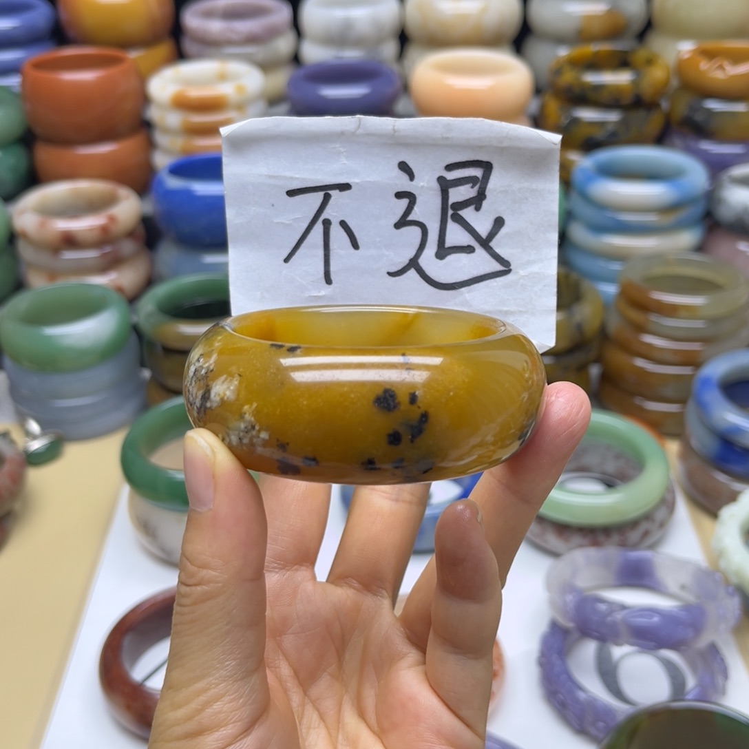 未镶嵌手镯石英质玉