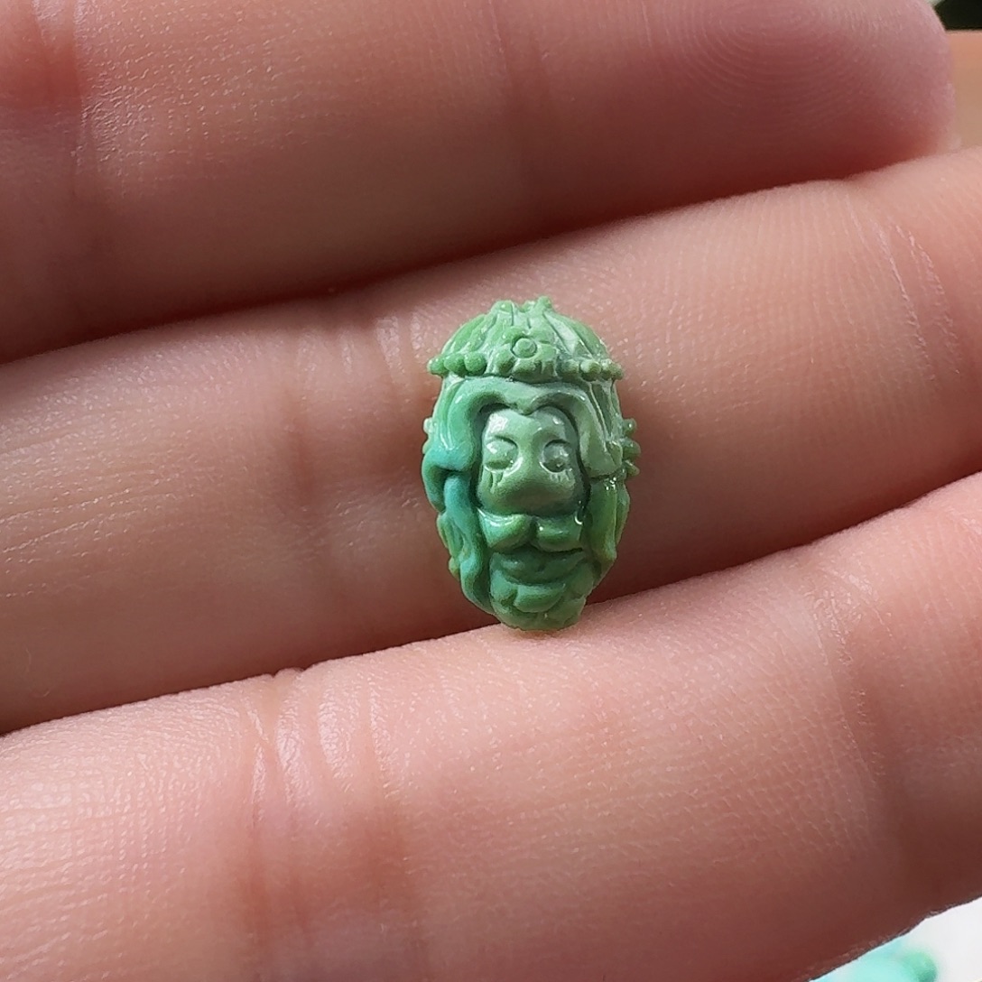 绿松石未镶嵌颈饰