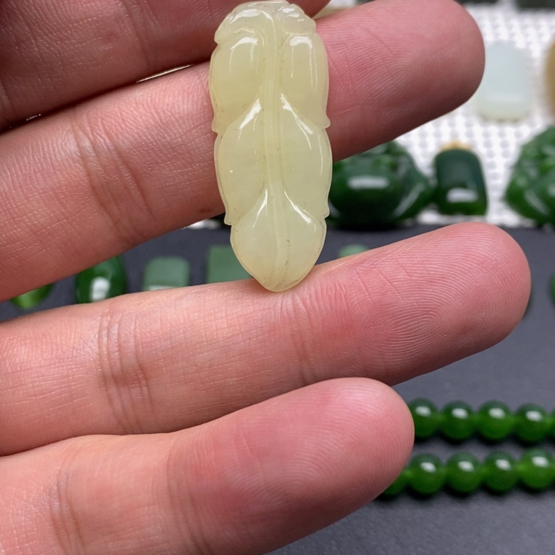 和田玉未镶嵌吊坠(不含链)