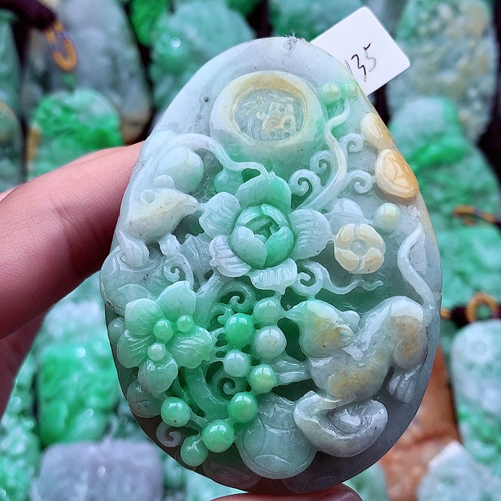 翡翠吊坠(不含链)未镶嵌