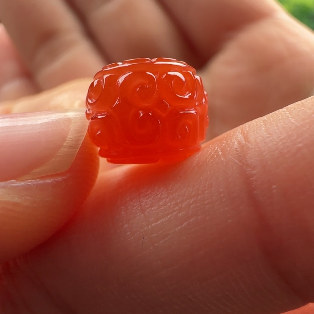 南红玛瑙未镶嵌回纹个珠：10.3x8.1很润 满红细砂 精品无纹