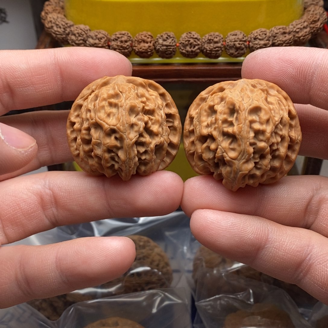 核桃把件三八苹果园