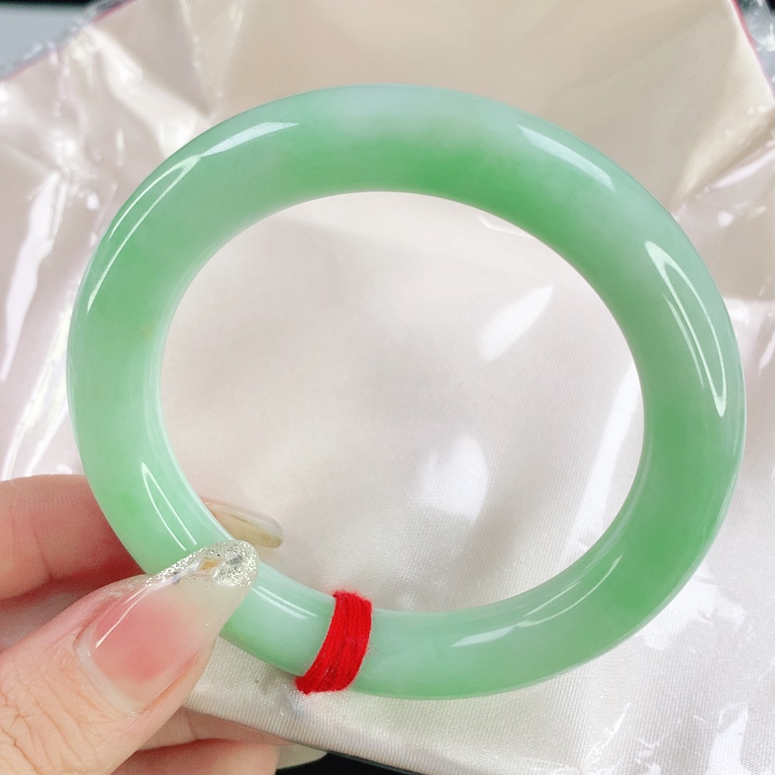 翡翠手镯未镶嵌305翡翠