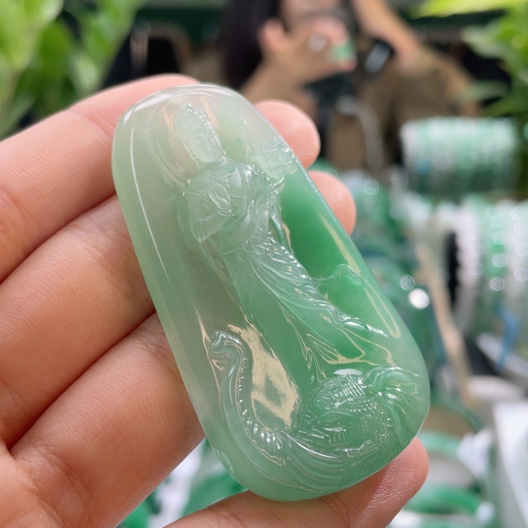 石英质玉颈饰未镶嵌普贤