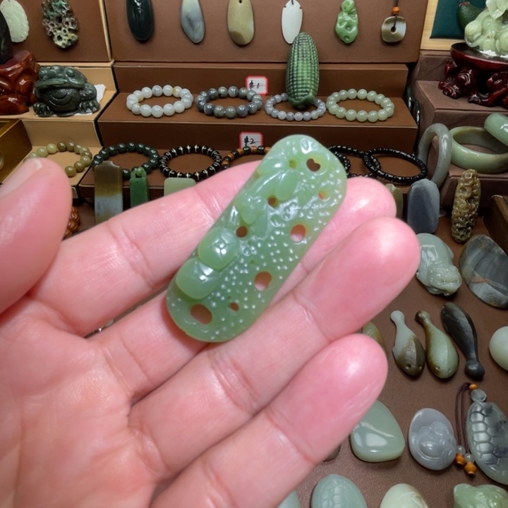 和田玉未镶嵌颈饰