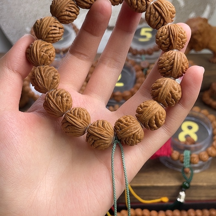 文玩核桃吊坠18刺龙