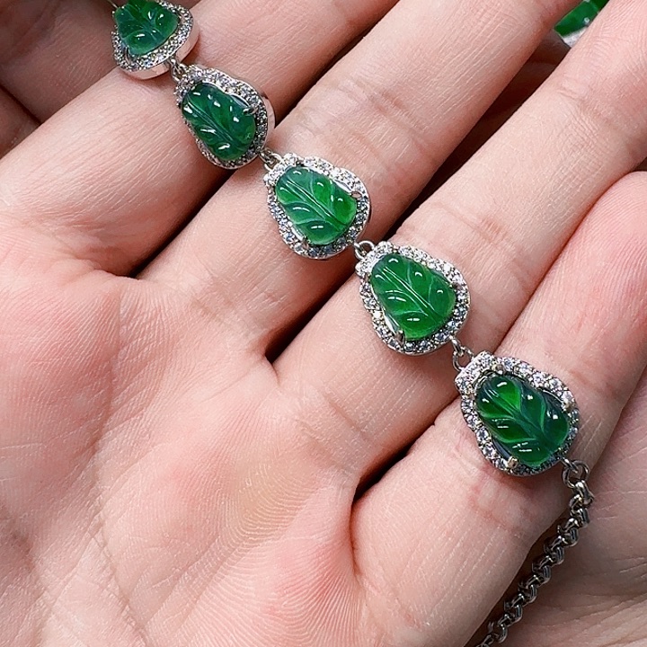 翡翠颈饰未镶嵌天然A货翡翠放漏