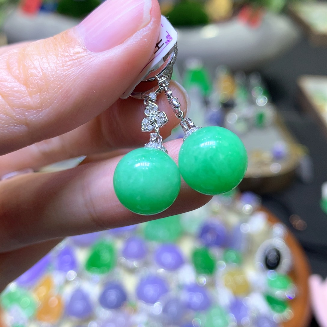 【闪购商品】翡翠颈饰18K金镶嵌翡翠吊坠项链