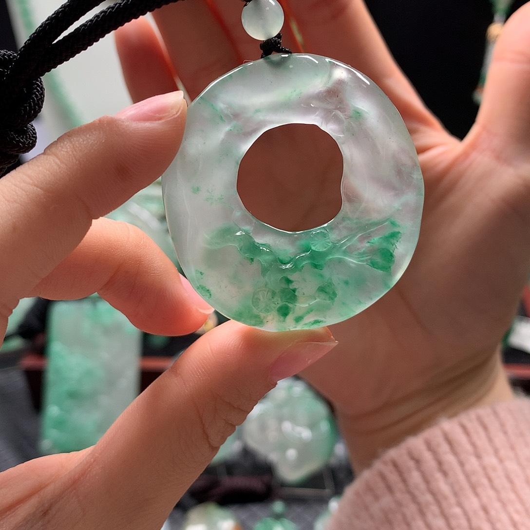 石英质玉未镶嵌吊坠