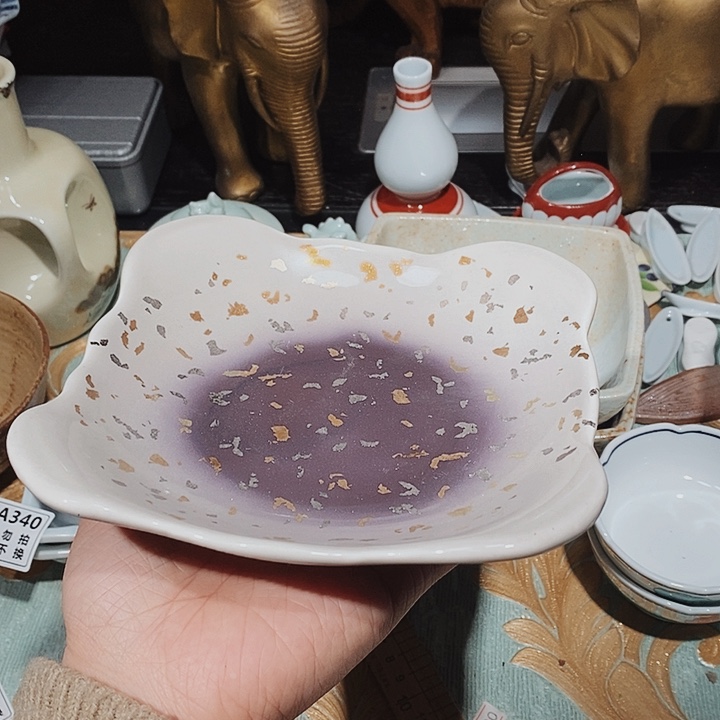 瓷片新年快乐。万事如意