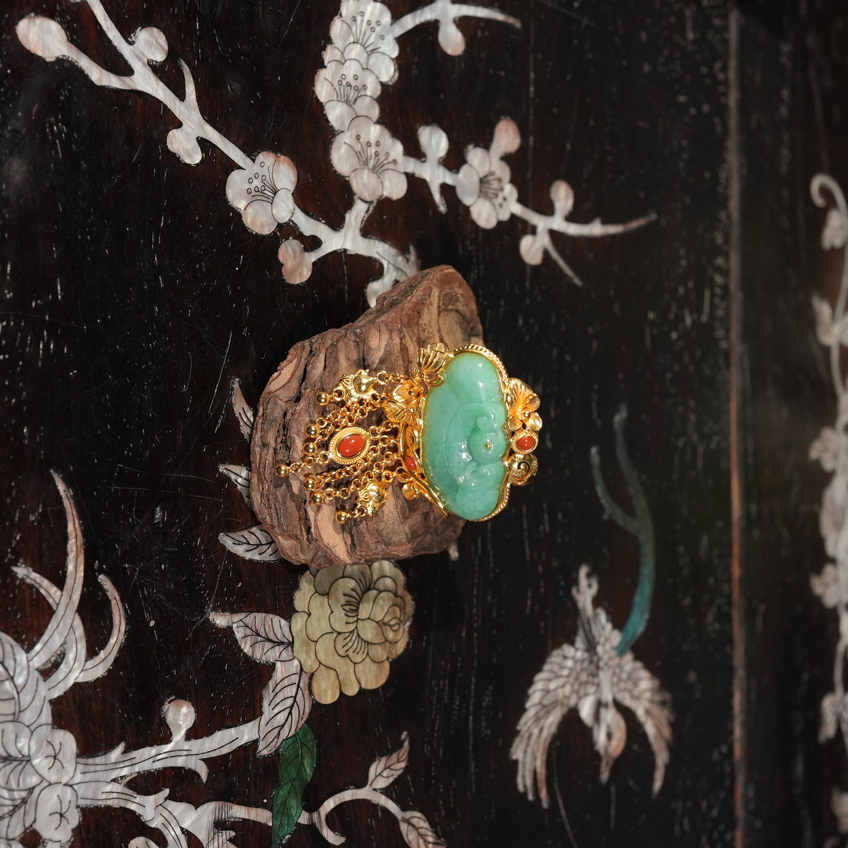 1.8香港王老板-翡翠镶嵌戒指6k307