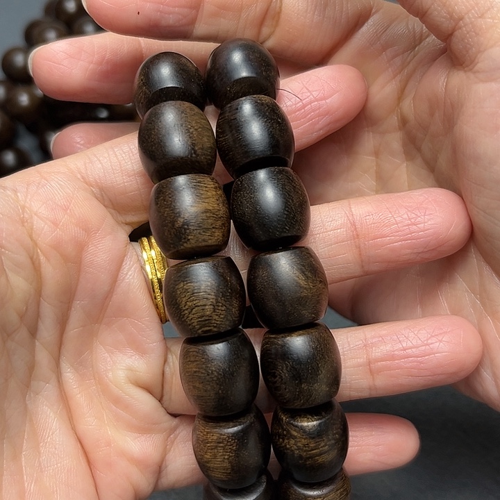 沉香手串孝*白棋留疤