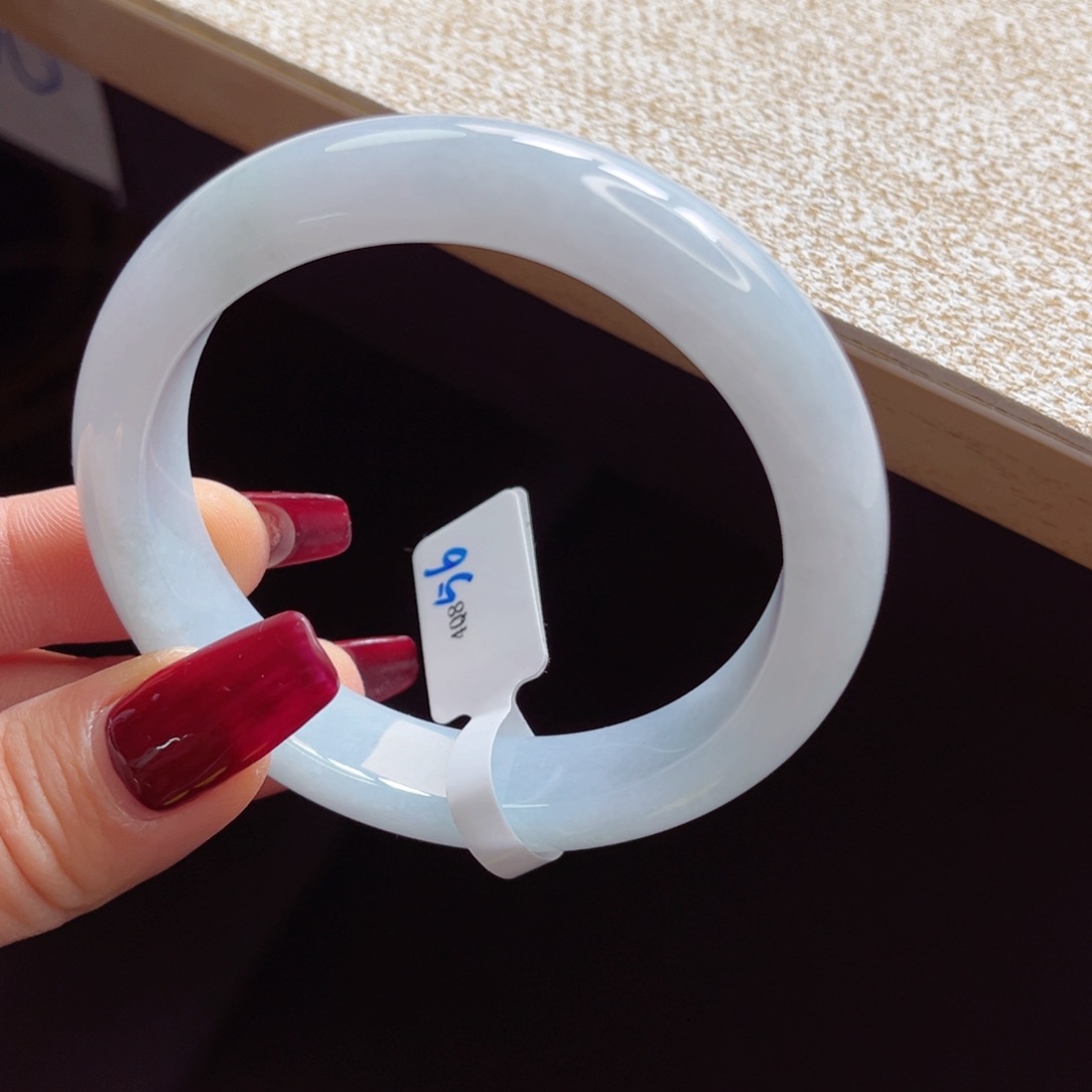 翡翠手镯未镶嵌手镯