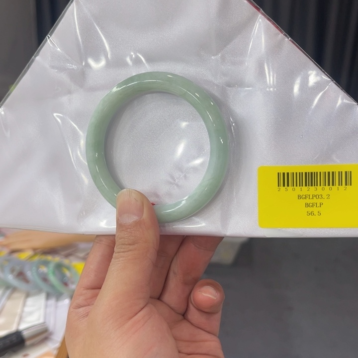 翡翠手镯未镶嵌纯天然缅甸翡翠A货