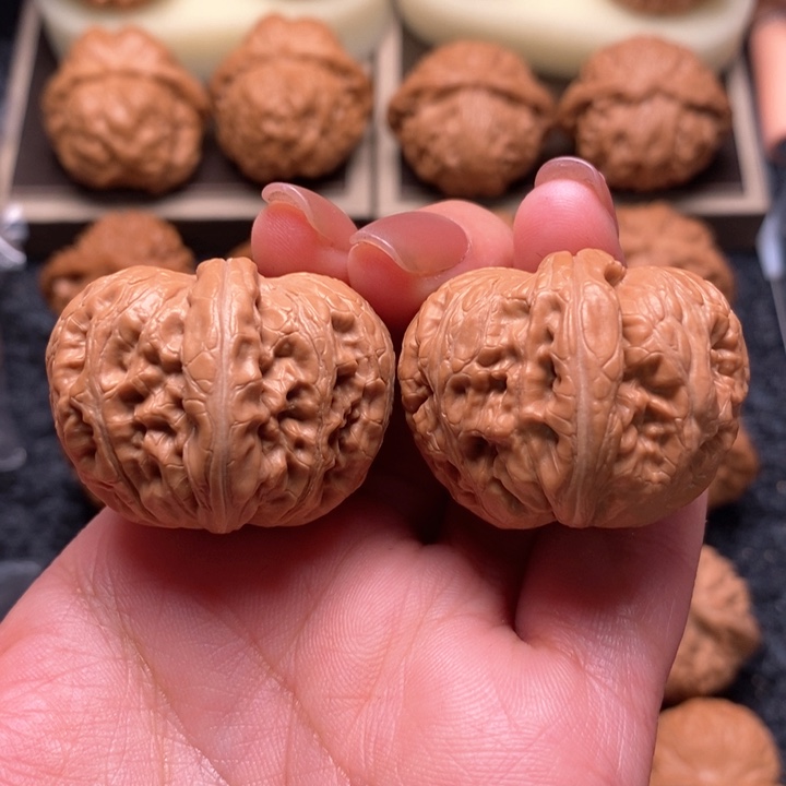 文玩核桃把件桐**?精品元宝36