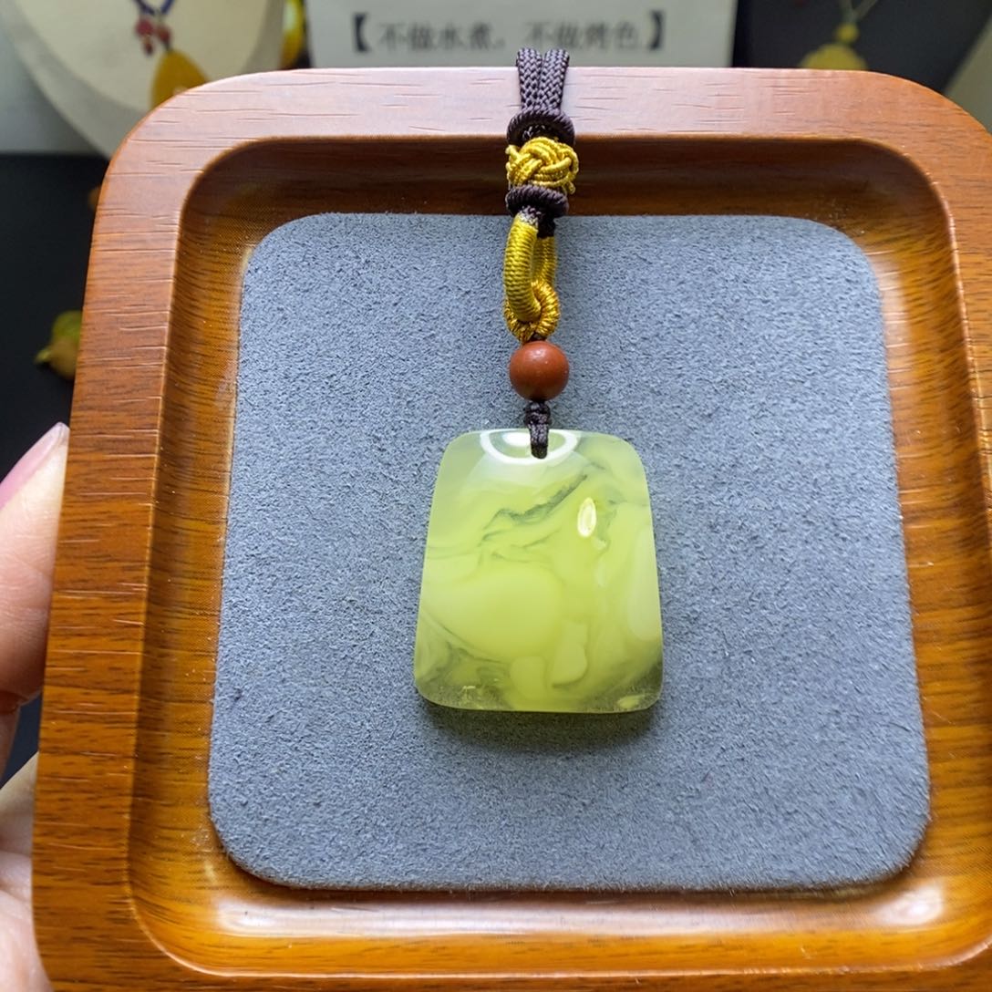 蜜蜡颈饰未镶嵌清*郎