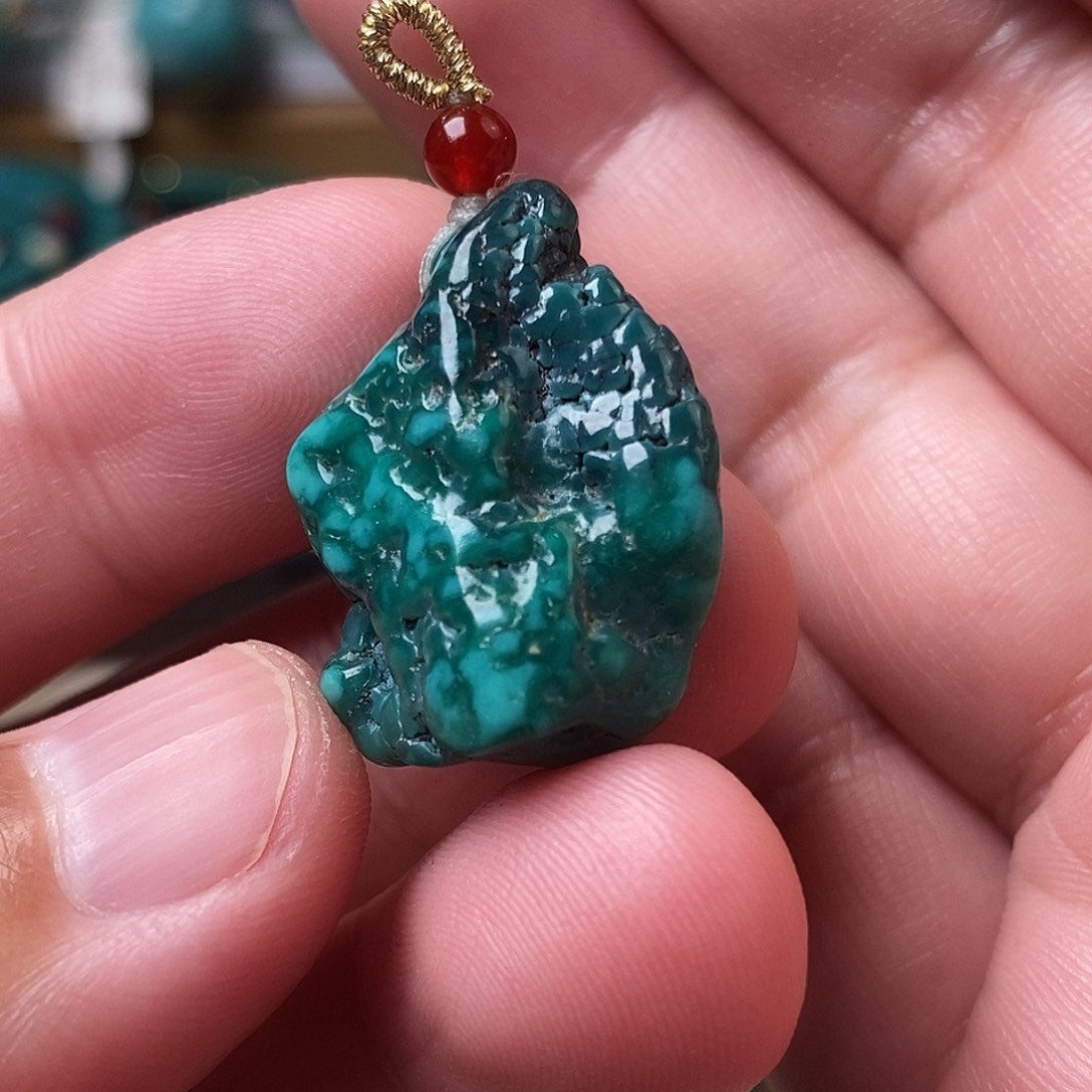 绿松石未镶嵌颈饰