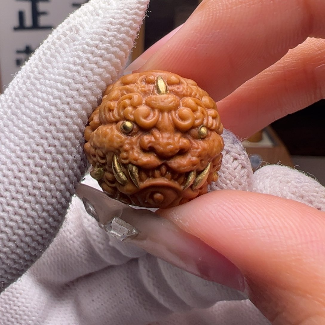 文玩核桃把件镶嵌款唐狮18左右尺寸全品有正常封口线