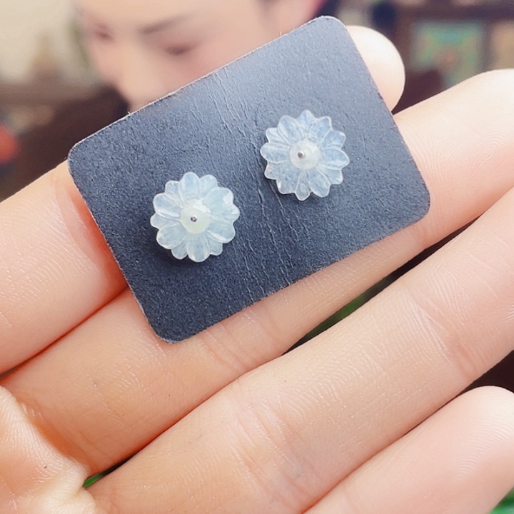 翡翠未镶嵌颈饰多样性