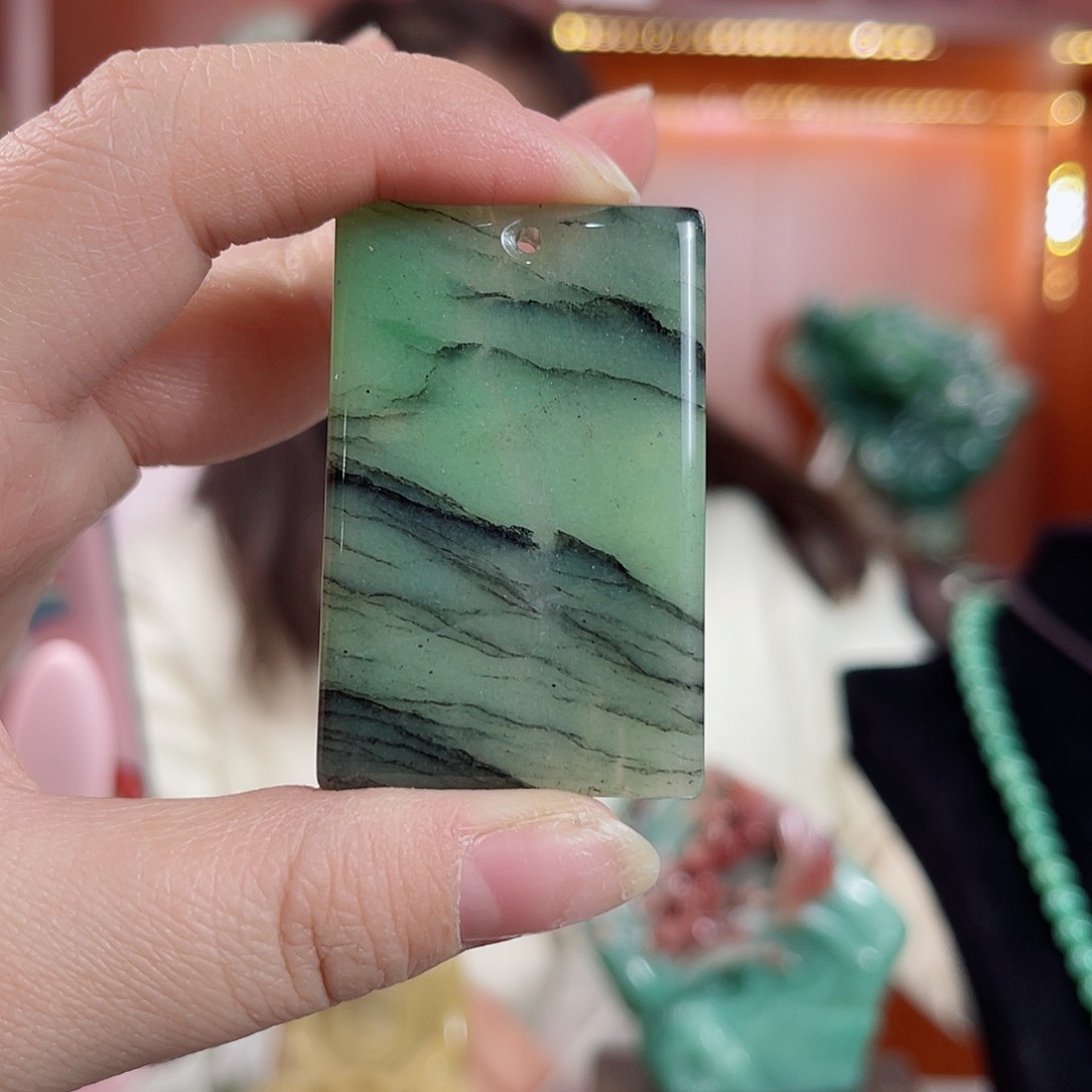 密玉（石英质玉）颈饰未镶嵌