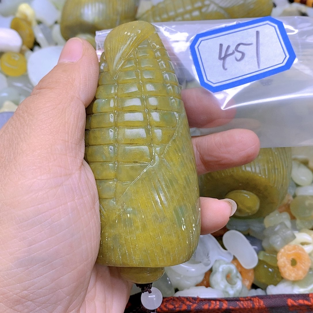 蛇纹石玉颈饰未镶嵌胖*财451