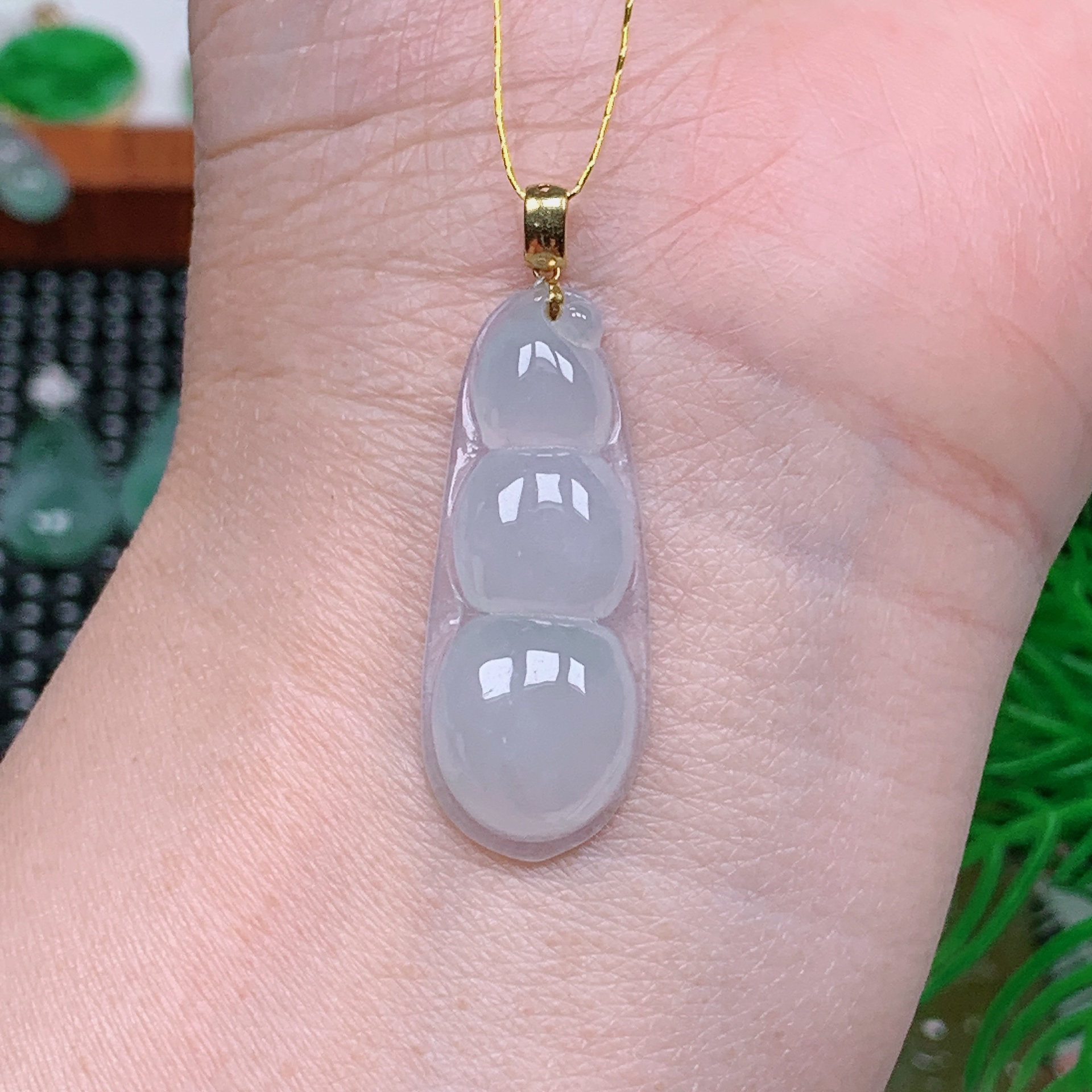 缅甸天然翡翠A货 18k金镶冰润福豆吊坠01尺寸31.3x12.5x5.4