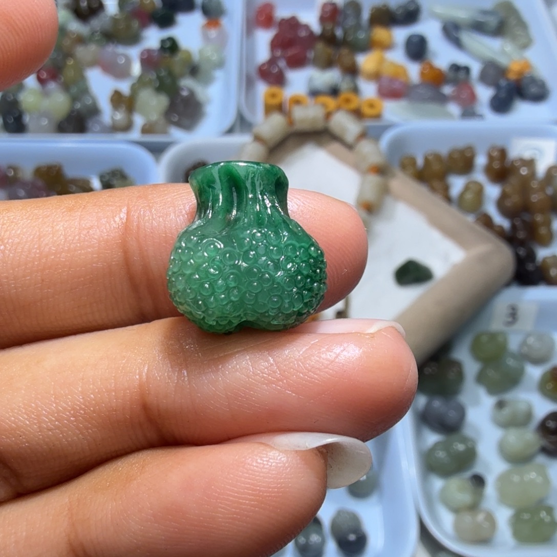 和田玉未镶嵌珠宝奇石