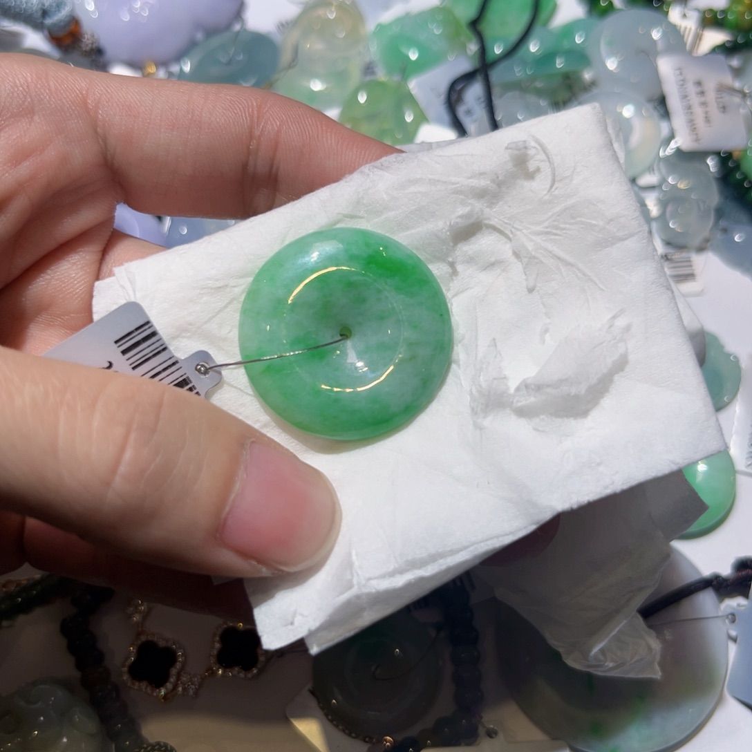 翡翠颈饰未镶嵌天然翡翠A货