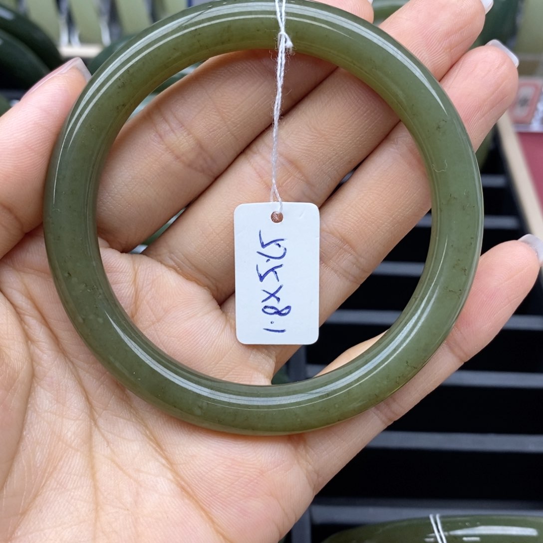 和田玉手镯未镶嵌燕*