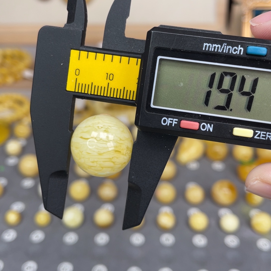 琥珀未镶嵌裸石61号