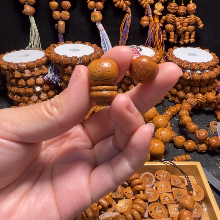 会***貓手串桃核老型三通加元宝单颗