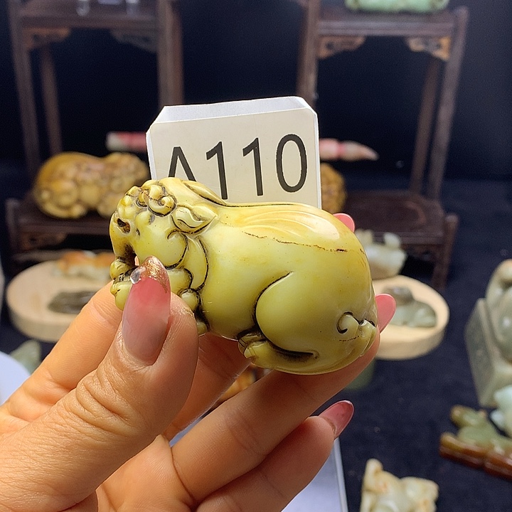 阵***雨和田玉未镶嵌颈饰