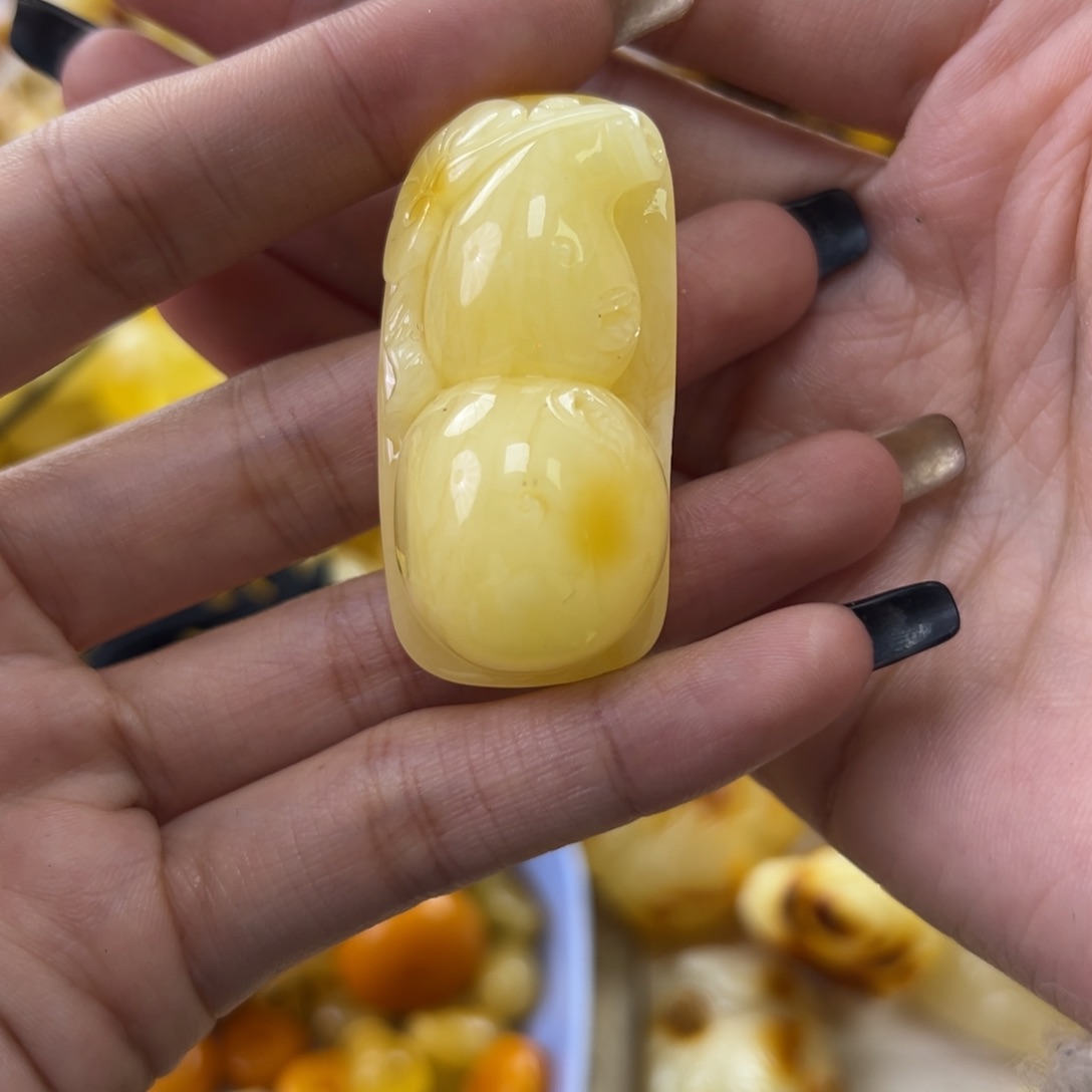 琥珀珠宝奇石未镶嵌