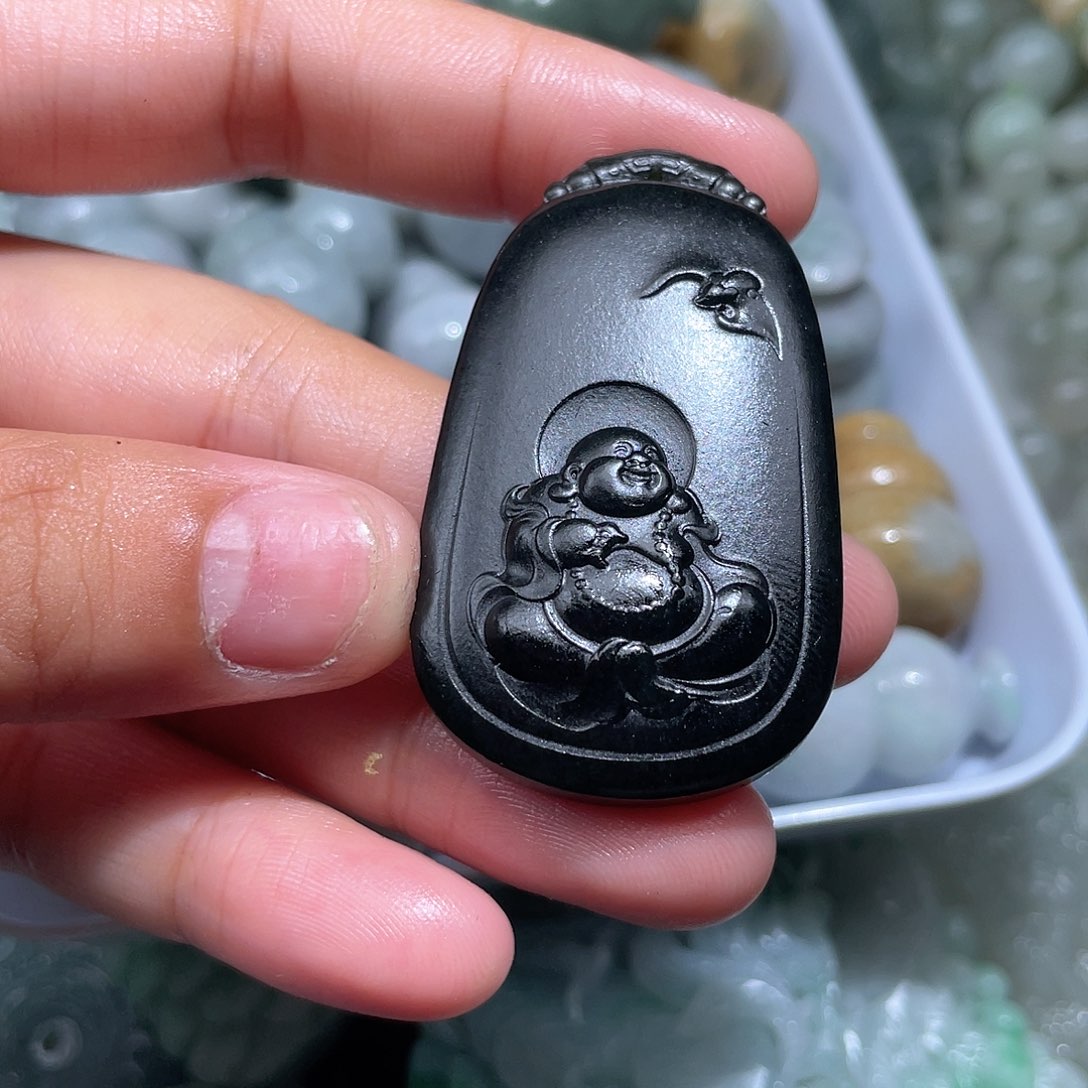 颈饰未镶嵌和田玉（糖玉）