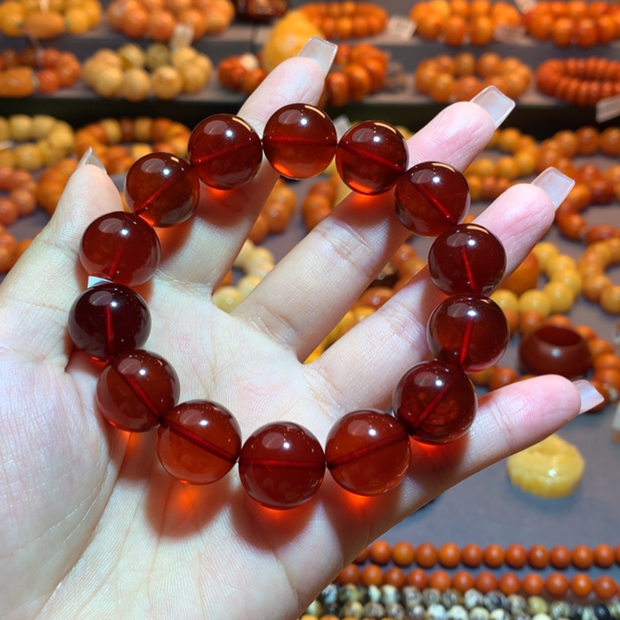【闪购商品】未镶嵌血珀手串有**年蜜蜡手串