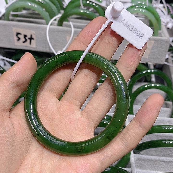 和田玉（碧玉）未镶嵌手镯