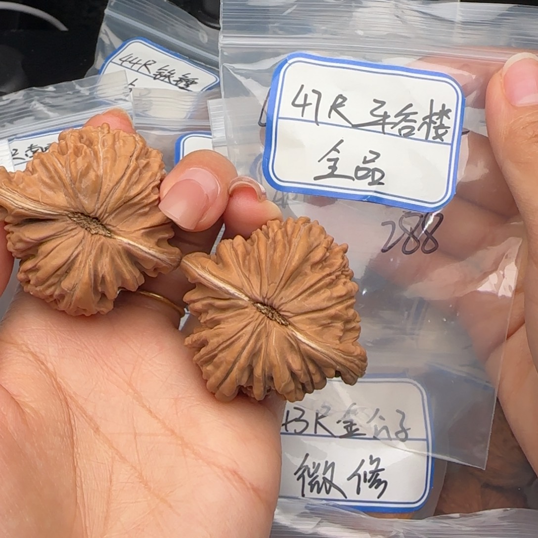 文玩核桃吊坠47平谷楼