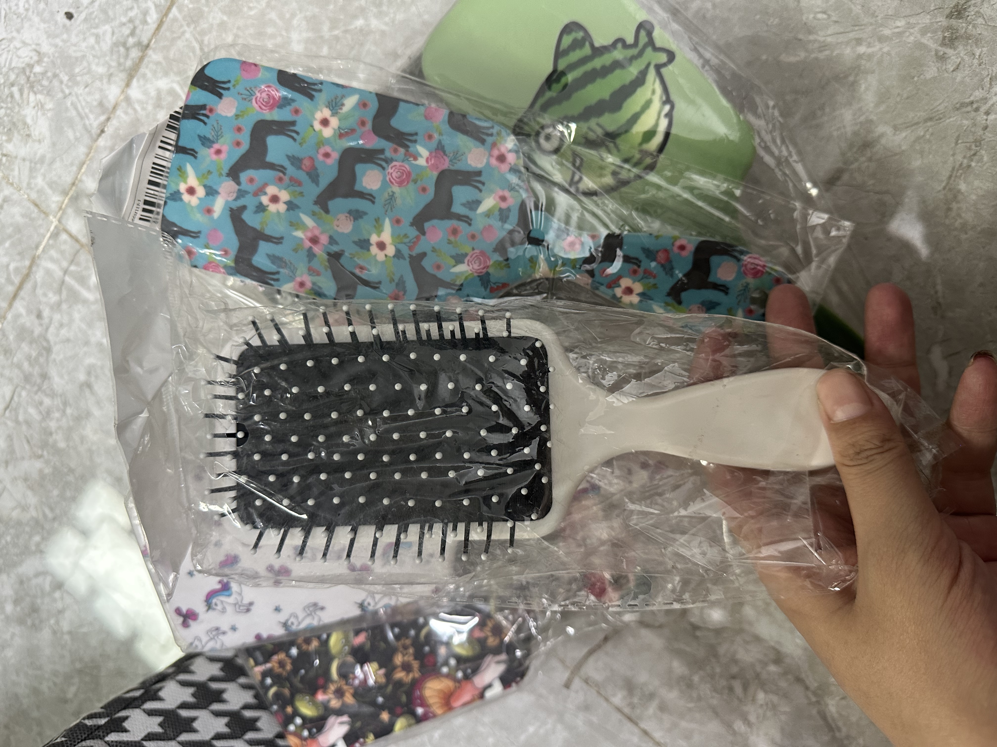 气囊款梳子按摩梳百种款式随机发货