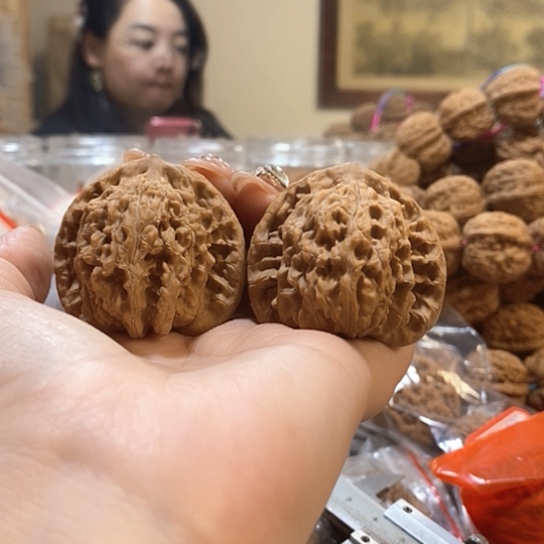 文玩核桃吊坠安*44霞云岭尖有伤