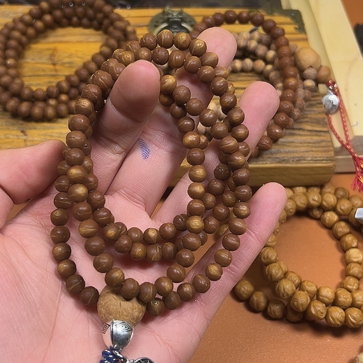 大叶紫檀（黑酸枝木类）