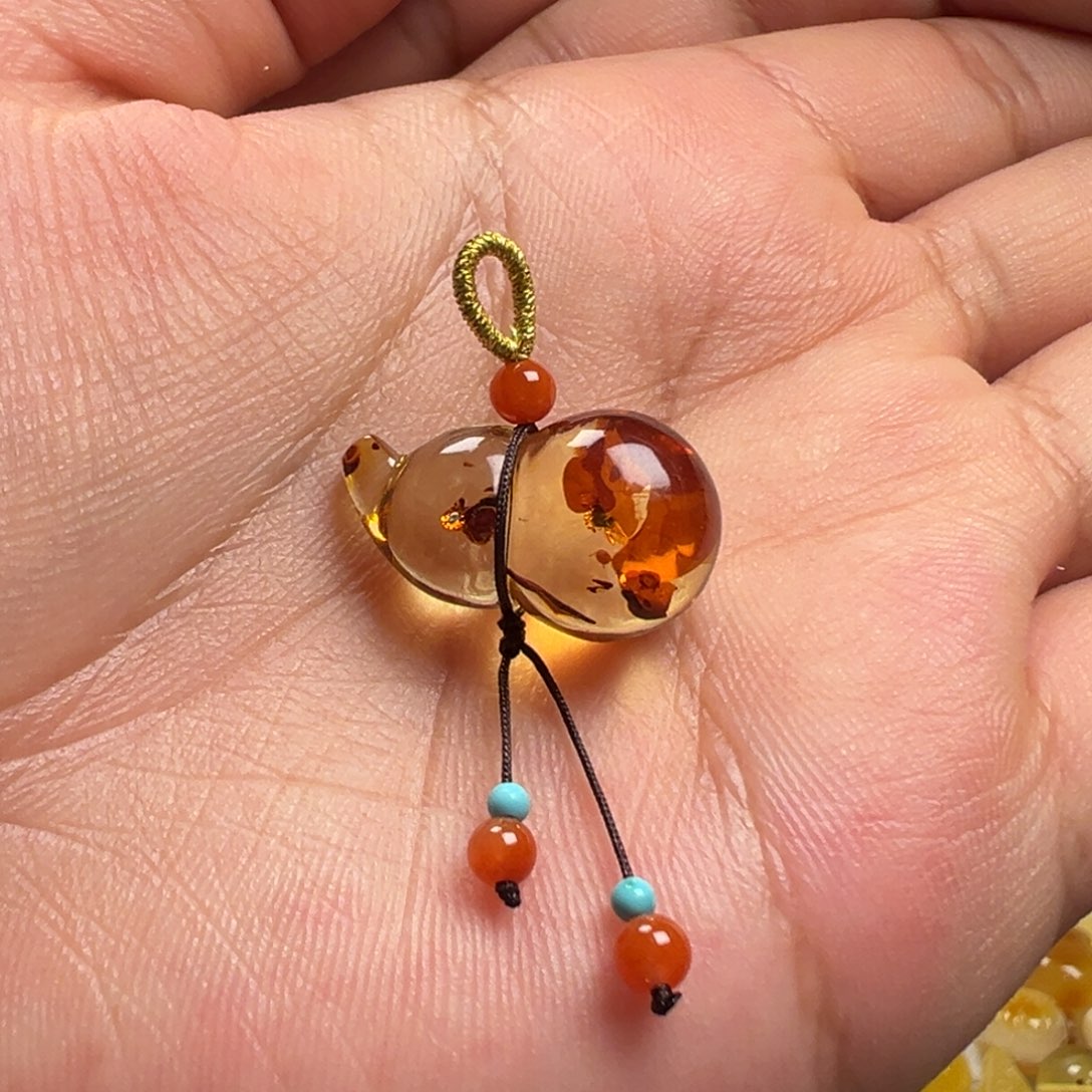 未镶嵌颈饰琥珀（花珀）葫芦提溜