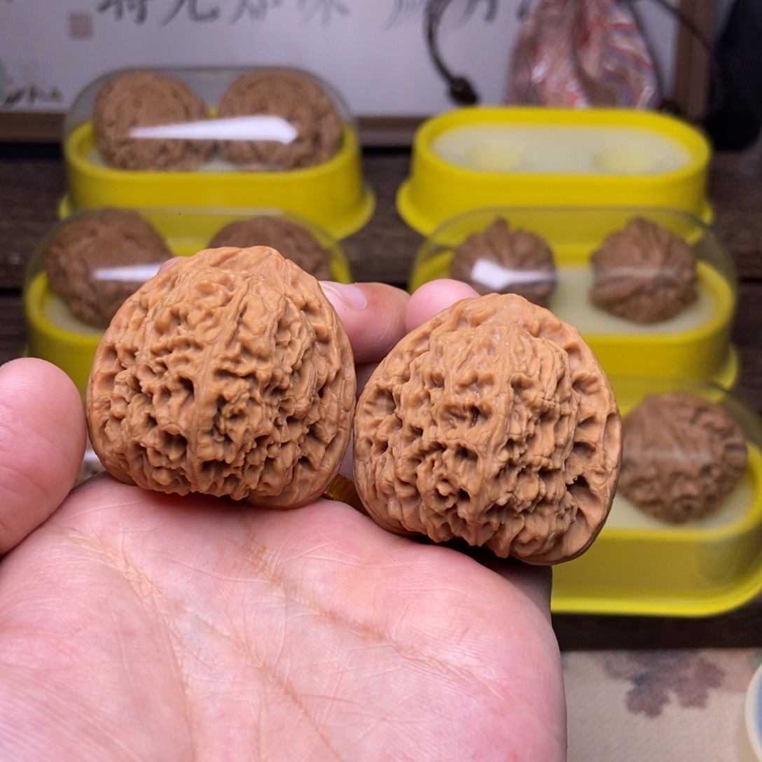 文玩核桃吊坠40尺三角疆展台品